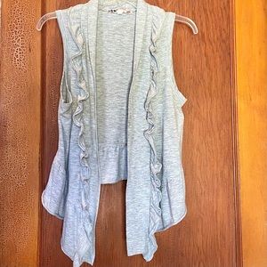 Jolt girls gray knit ruffle vest Sz L